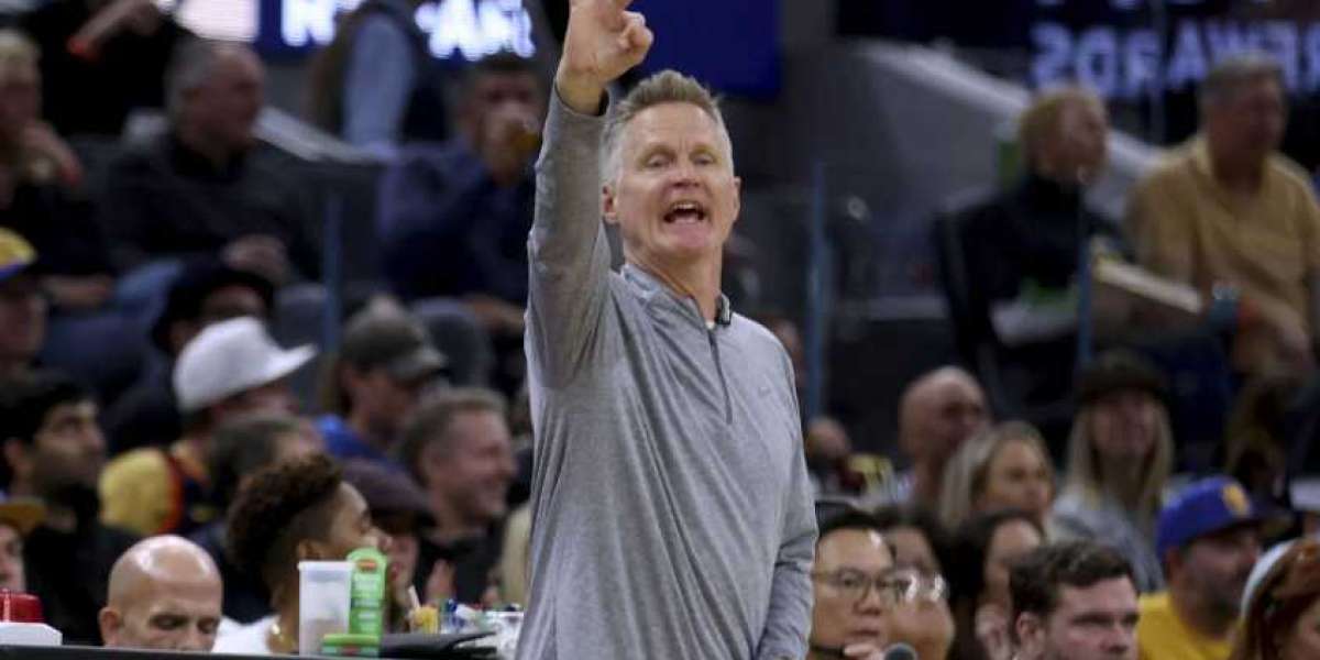 Steve Kerr's Coaching Decisions Face Scrutiny as Golden State Warriors Struggle